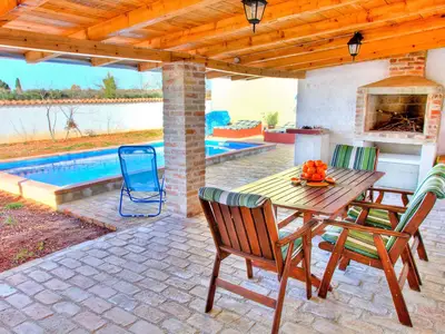 Ferienhaus für 7 Personen (120 m²) in Muntić 2/10