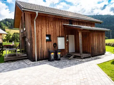 Außenseite Ferienhaus [Sommer]