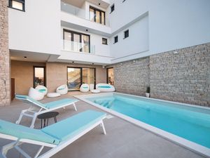 Ferienhaus für 10 Personen (200 m²) in Murter