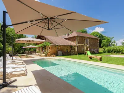 PoolOfHouse