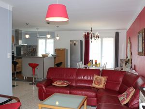 23508932-Ferienhaus-6-Narbonne-300x225-1