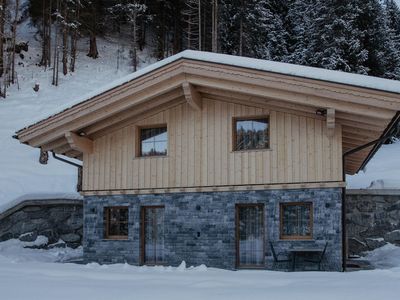 Bergler-Hoamat-Navis-Aussenansicht-Winter-Tag