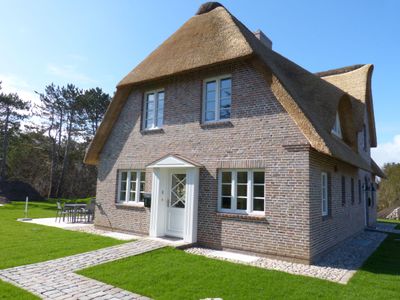 Ferienhaus Heidehüs mit Reetdach in Süddorf auf Amrum