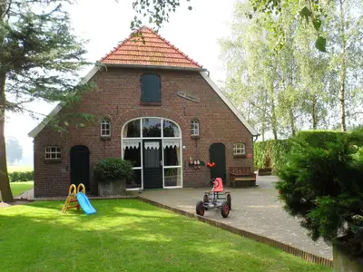 Außenseite Ferienhaus [Sommer]