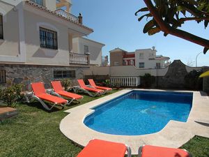 23057981-Ferienhaus-10-Nerja-300x225-2