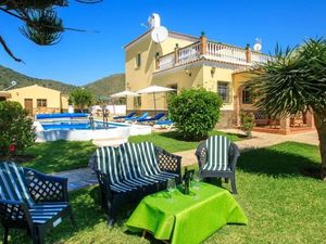 23546365-Ferienhaus-8-Nerja-300x225-3