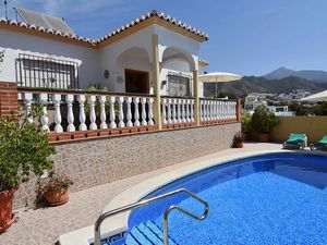 23058411-Ferienhaus-6-Nerja-300x225-3