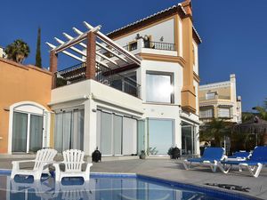 23058109-Ferienhaus-6-Nerja-300x225-1