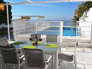 23058217-Ferienhaus-7-Nerja-300x225-2