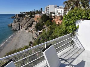 23058217-Ferienhaus-7-Nerja-300x225-5