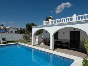 23058371-Ferienhaus-6-Nerja-300x225-2