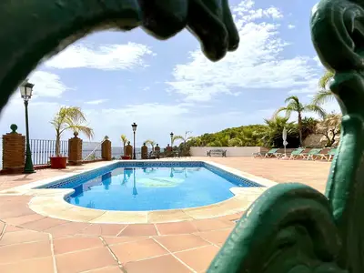 PoolOfHouse