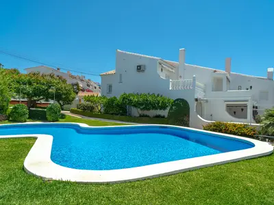 PoolOfHouse
