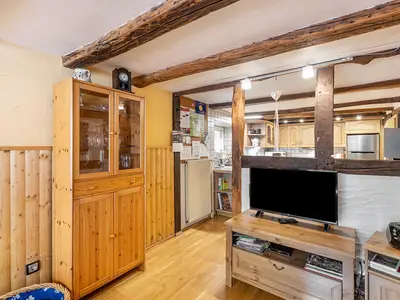 Photo, INSIDE, OUTSIDE