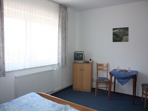 22165793-Ferienhaus-2-Neuharlingersiel-300x225-3