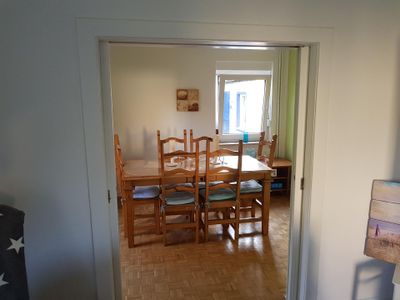 Essbereich. Blick zum extra Esszimmer, aus Wohnzimmer