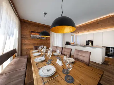 DiningRoom