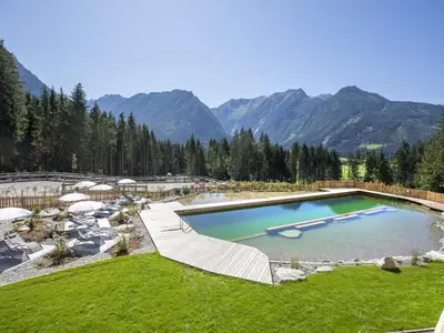 PoolOfHouse