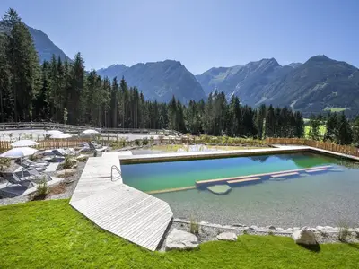 PoolOfHouse