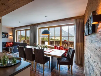 DiningRoom