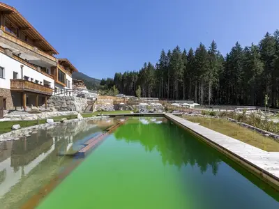 PoolOfHouse