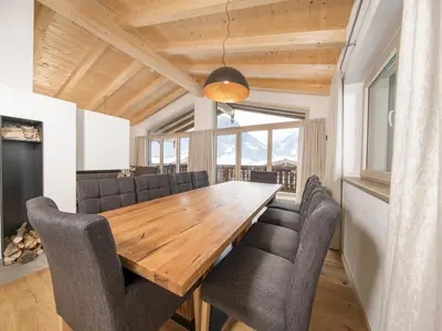 DiningRoom