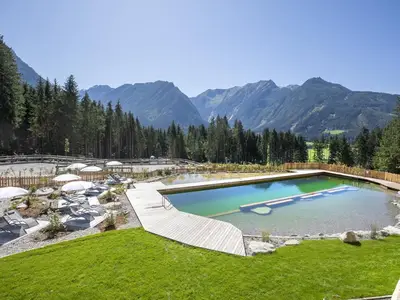 PoolOfHouse