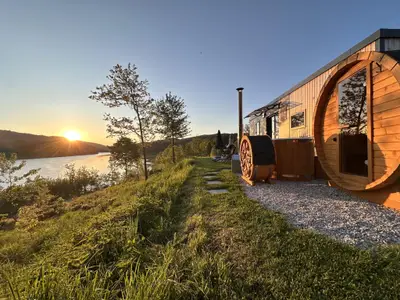 Außenseite Ferienhaus [Sommer]