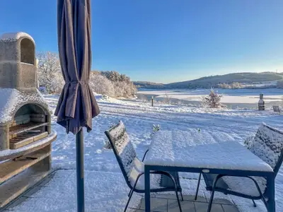 Außenseite Ferienhaus [Winter]