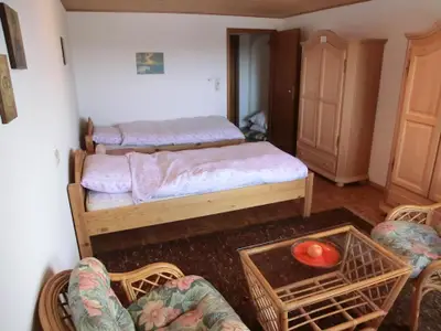 großes Schlafzimmer EG