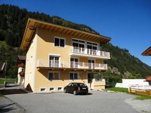 23343899-Ferienhaus-4-Neustift im Stubaital-300x225-1