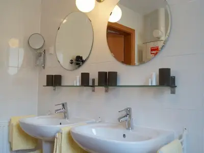 Chalet Olympia-Bad mit Doppelwaschbecken