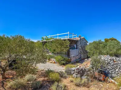 Ferienhaus für 2 Personen (24 m²) in Neviđane 1/10
