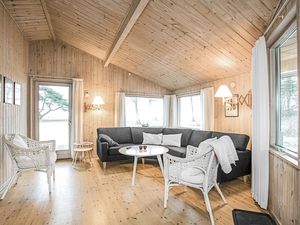 23734662-Ferienhaus-8-Nexø-300x225-3