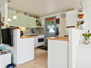 23734763-Ferienhaus-8-Nexø-300x225-5