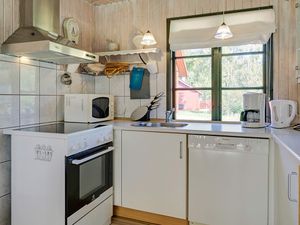 512928-Ferienhaus-6-Nexø-300x225-3