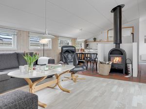 23734683-Ferienhaus-6-Nexø-300x225-1