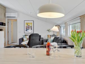 23734683-Ferienhaus-6-Nexø-300x225-3