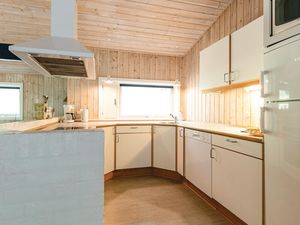 23734745-Ferienhaus-8-Nexø-300x225-3