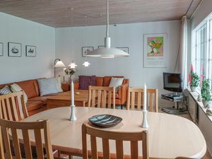 23749221-Ferienhaus-8-Nexø-300x225-2