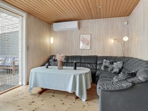 23734767-Ferienhaus-6-Nexø-300x225-3