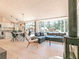 23738887-Ferienhaus-6-Nexø-300x225-1