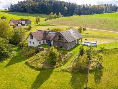 WALD-LAND-HOF Schloss Rosenau