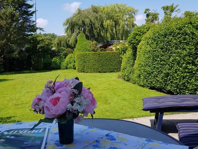 Terrasse - Blick in den Garten