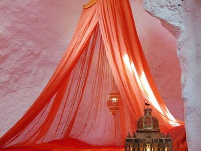 Doppelbett in der Höhle