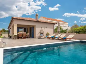 Ferienhaus für 9 Personen (120 m²) in Nin