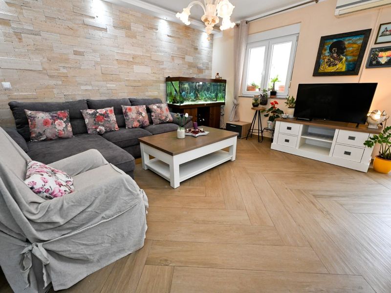 23670770-Ferienhaus-8-Ninski Stanovi-800x600-1