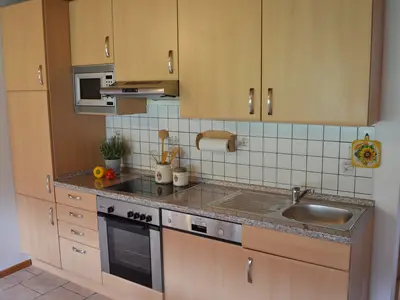 vollausgesattete Küchenzeile