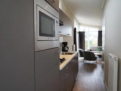 K&uuml;che mit Kombi-Mikrowelle