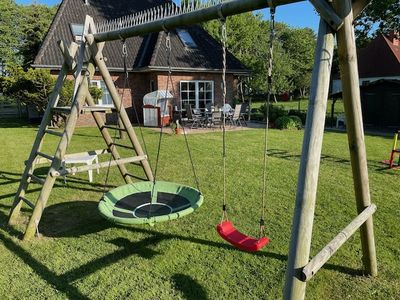 Garten mit Spielgeräten